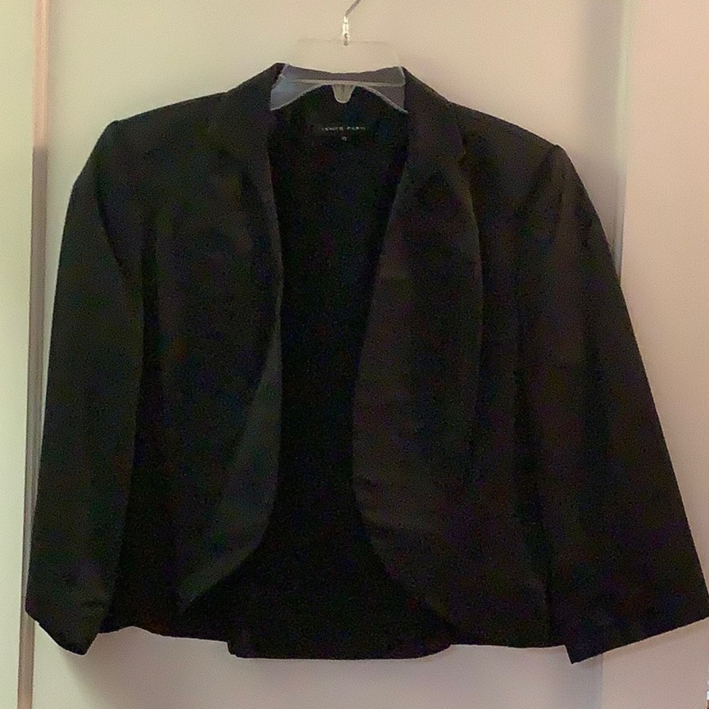 TEMPO PARIS Satiny Black Short Jacket